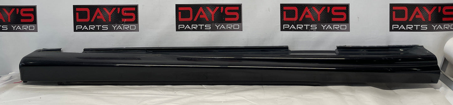 2005 Pontiac GTO RH Passenger Rocker Molding Trim OEM - Day's Parts Yard