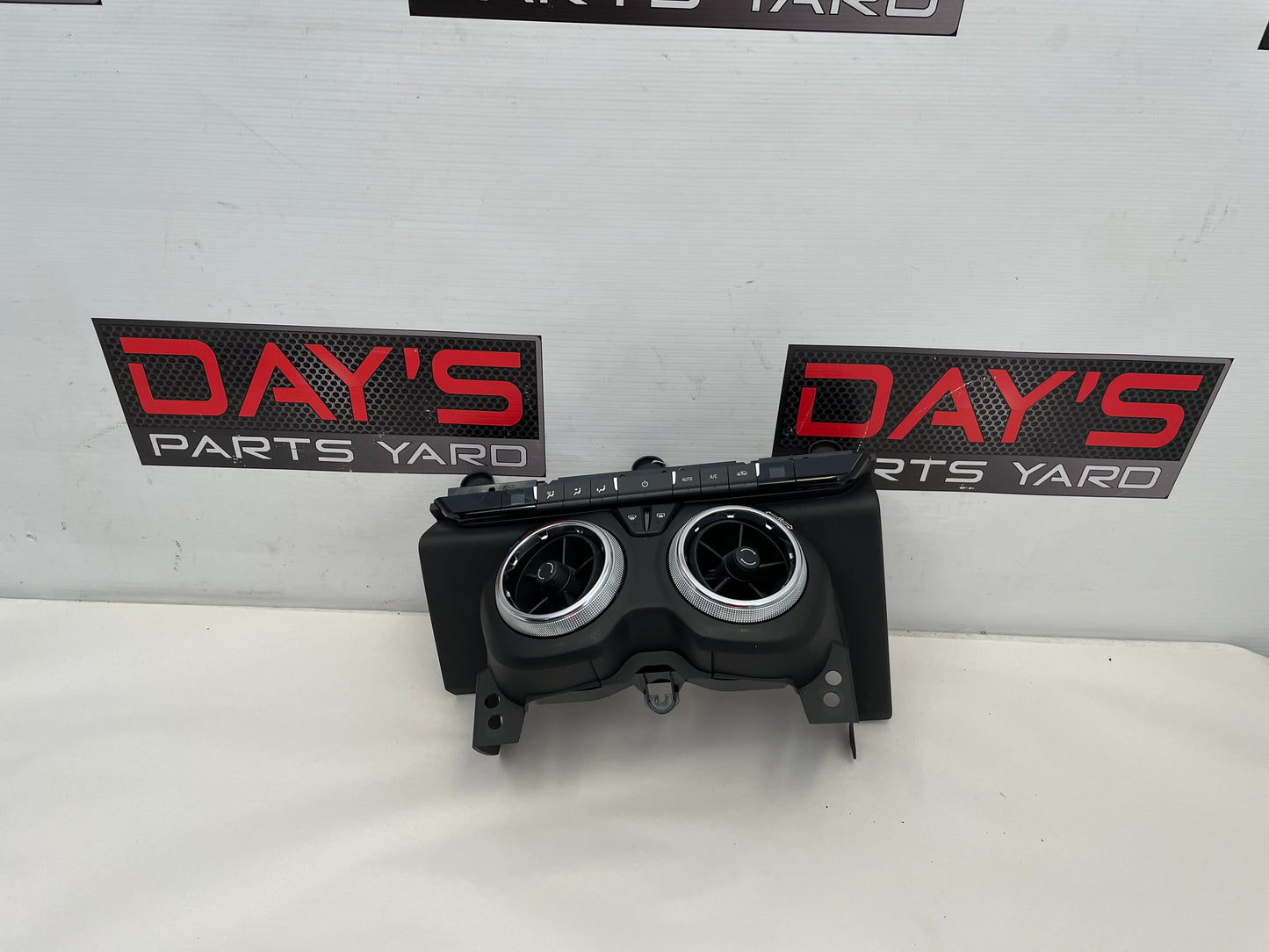 2022 Chevy Camaro SS HVAC Heater AC Climate Temperature Controls OEM - Day's Parts Yard