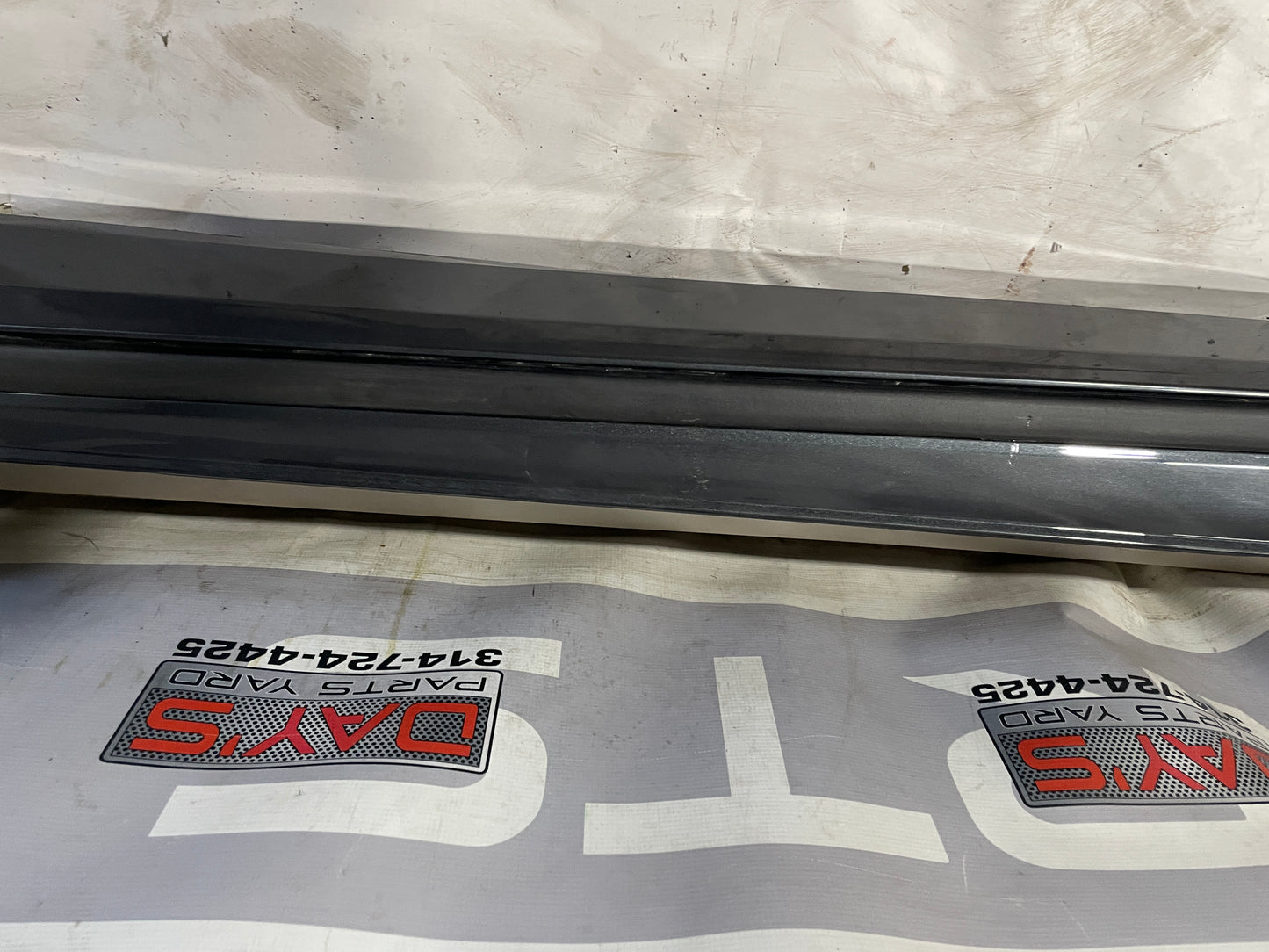 2017 Chevy Camaro SS LH Driver Rocker Molding Trim OEM - Day's Parts Yard