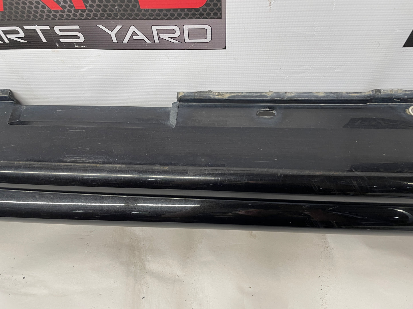 2005 Pontiac GTO RH Passenger Rocker Molding Trim OEM - Day's Parts Yard