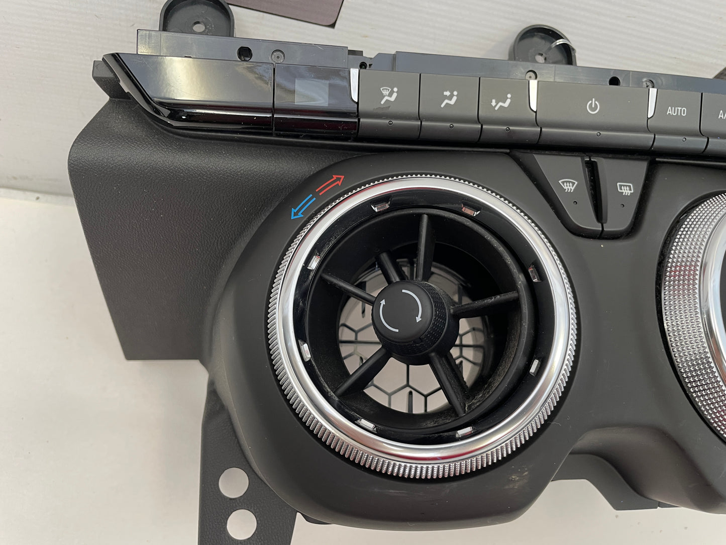 2022 Chevy Camaro SS HVAC Heater AC Climate Temperature Controls OEM - Day's Parts Yard
