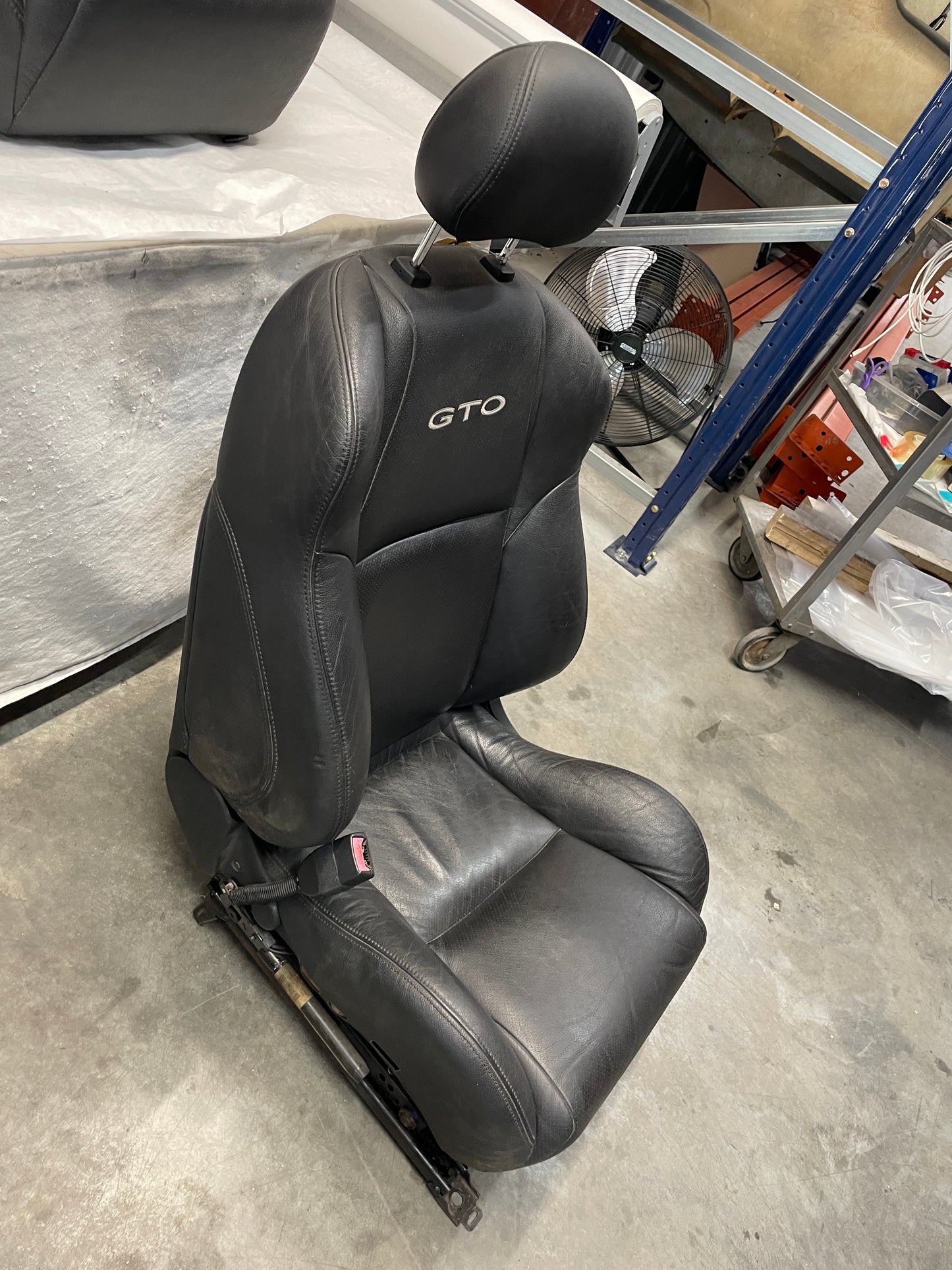 2005 Pontiac GTO Seats Front and Rears Black Leather OEM - Day's Parts Yard