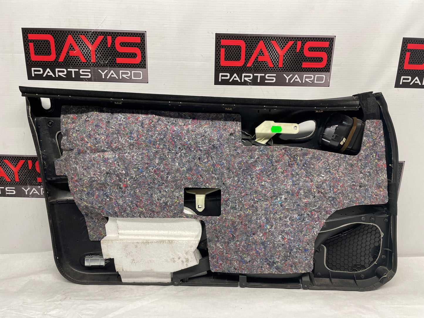 2006 Pontiac GTO RH Passenger Front Interior Door Panel Trim OEM