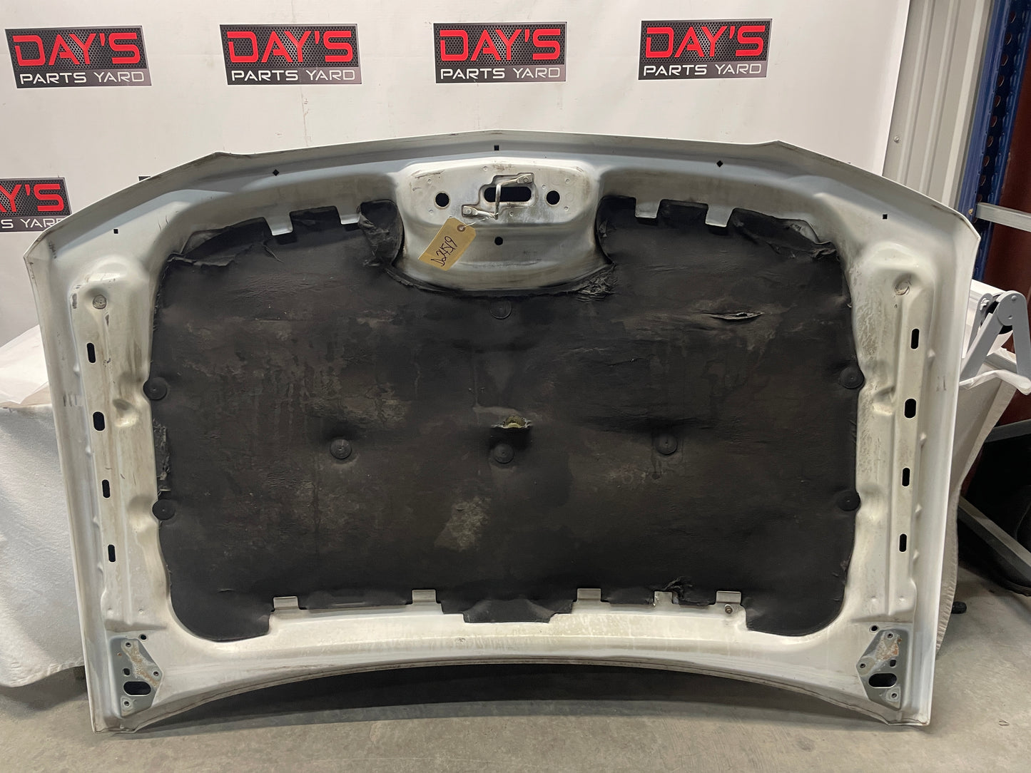 2003 Chevy Silverado C3500 Hood Assembly OEM LOCAL PICK UP - Day's Parts Yard