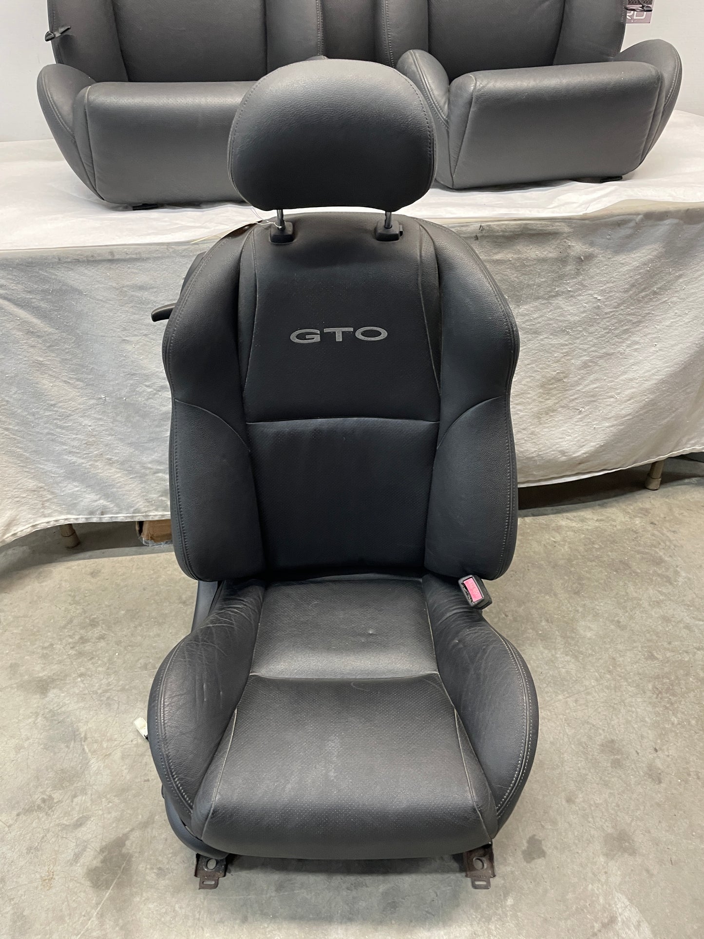 2005 Pontiac GTO Seats Front and Rears Black Leather OEM - Day's Parts Yard