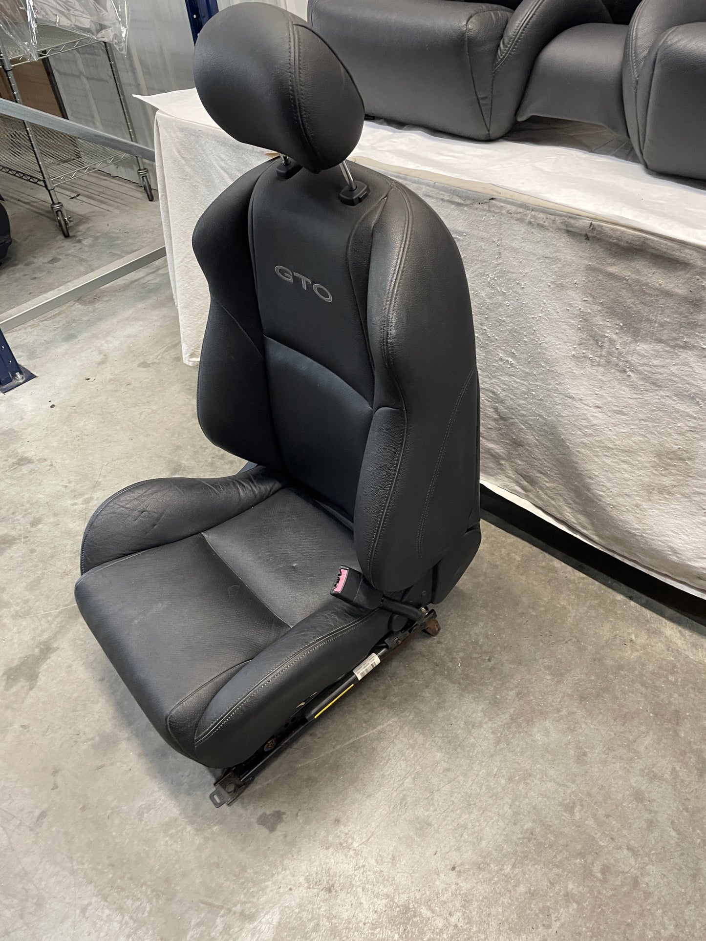2005 Pontiac GTO Seats Front and Rears Black Leather OEM - Day's Parts Yard