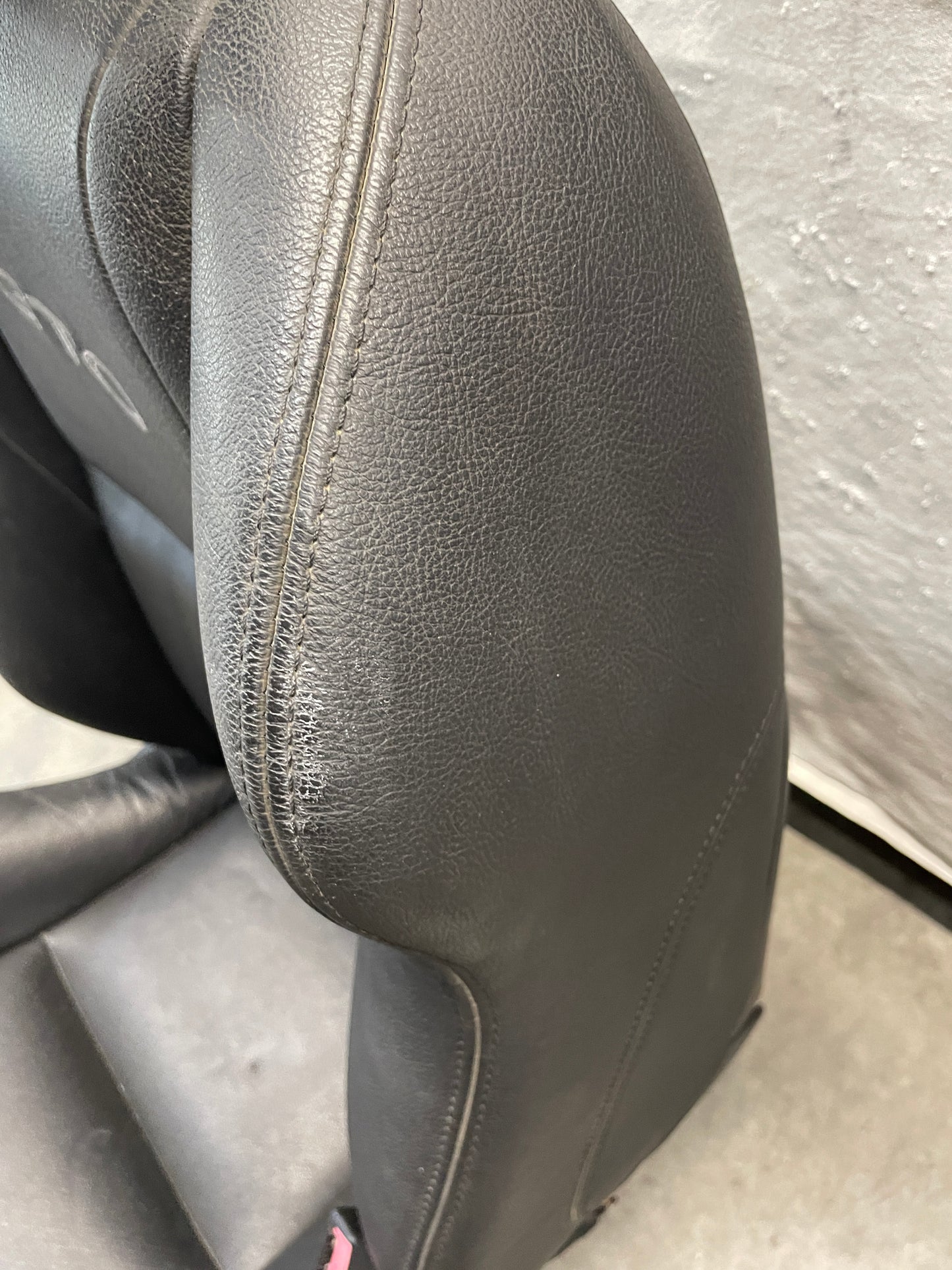 2005 Pontiac GTO Seats Front and Rears Black Leather OEM - Day's Parts Yard