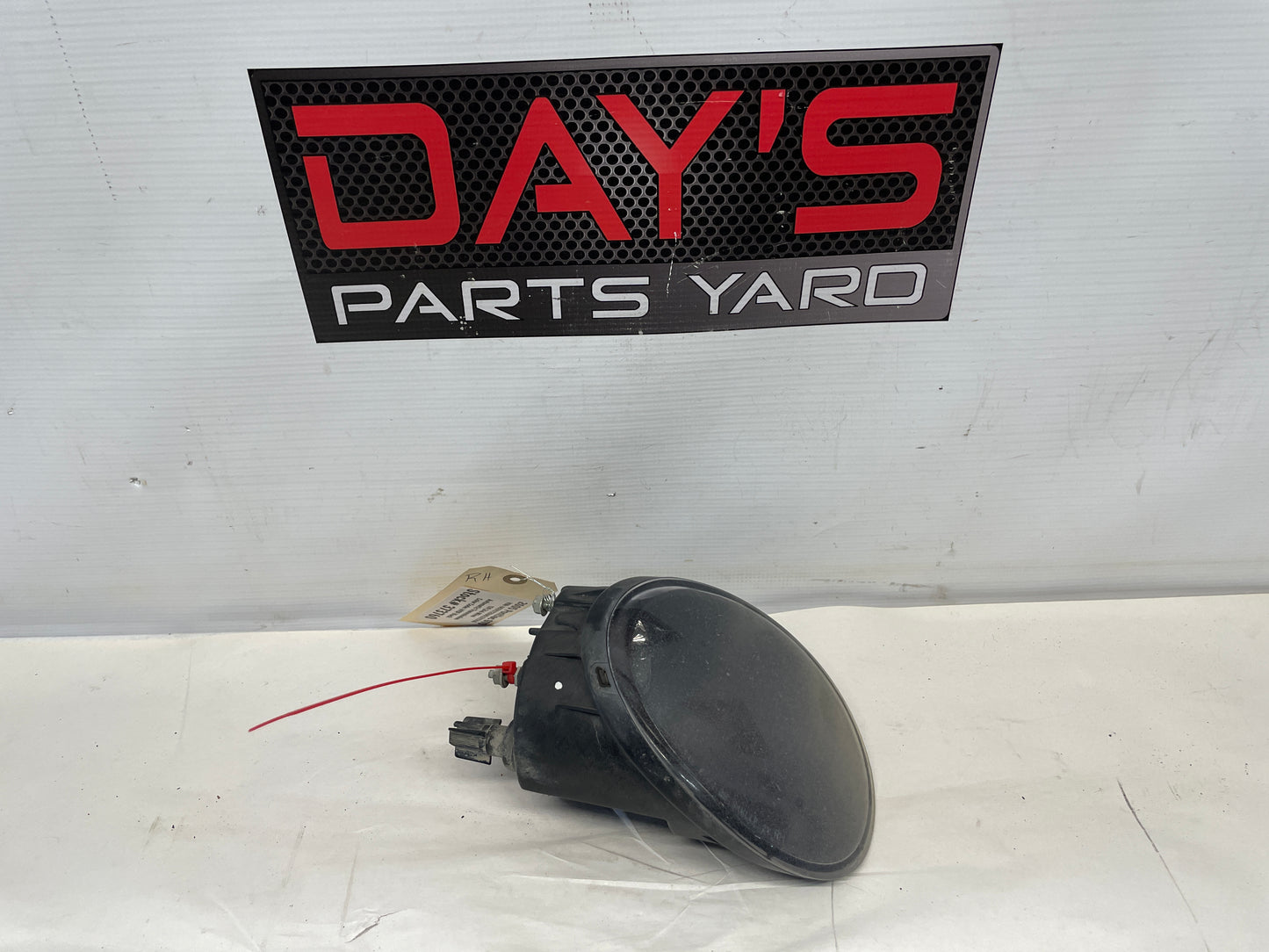 2005 Pontiac GTO RH Passenger Front Bumper Fog Light OEM - Day's Parts Yard