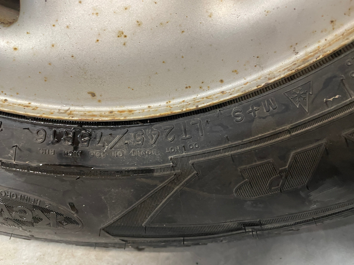 2006 Chevy Silverado C2500 Factory OEM Wheels & Tires - Day's Parts Yard