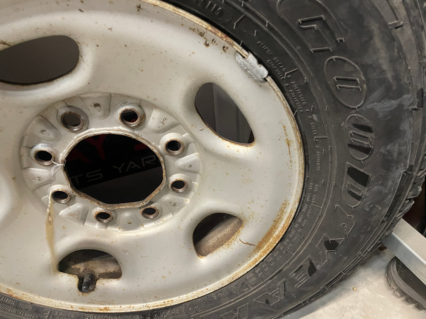 2006 Chevy Silverado C2500 Factory OEM Wheels & Tires - Day's Parts Yard