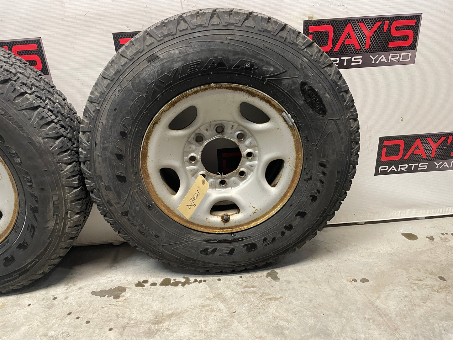 2006 Chevy Silverado C2500 Factory OEM Wheels & Tires - Day's Parts Yard