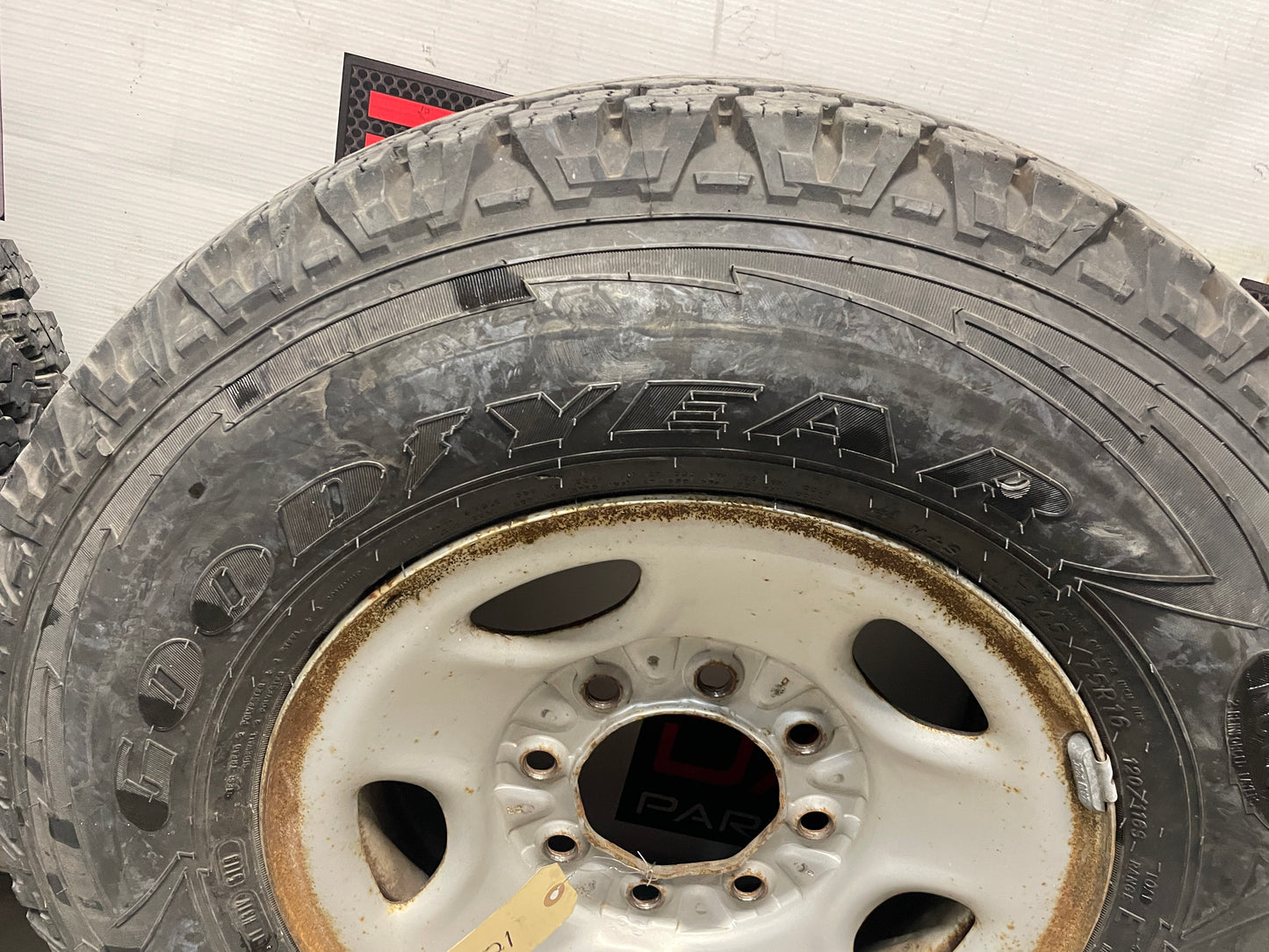 2006 Chevy Silverado C2500 Factory OEM Wheels & Tires - Day's Parts Yard