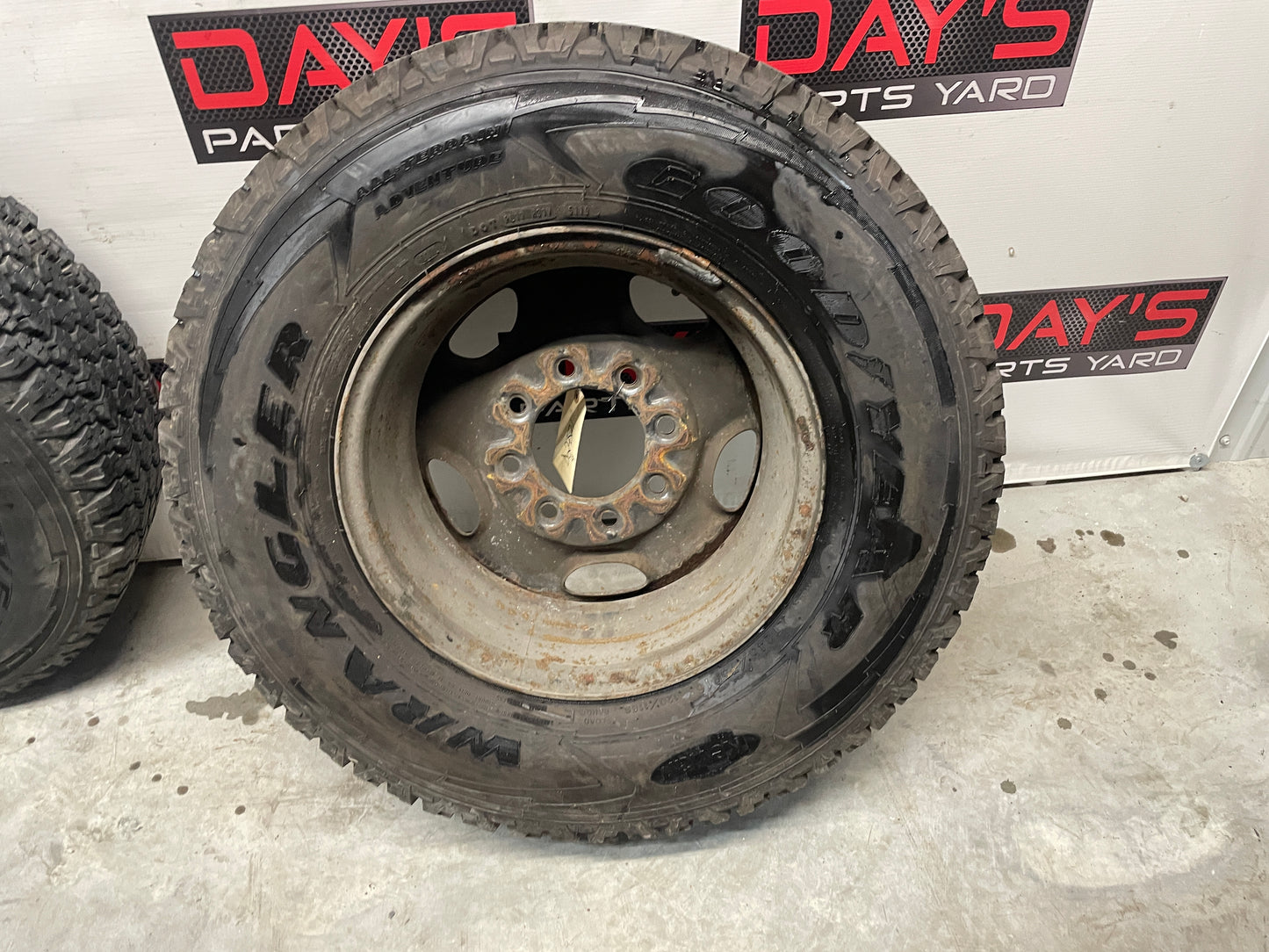2006 Chevy Silverado C2500 Factory OEM Wheels & Tires - Day's Parts Yard