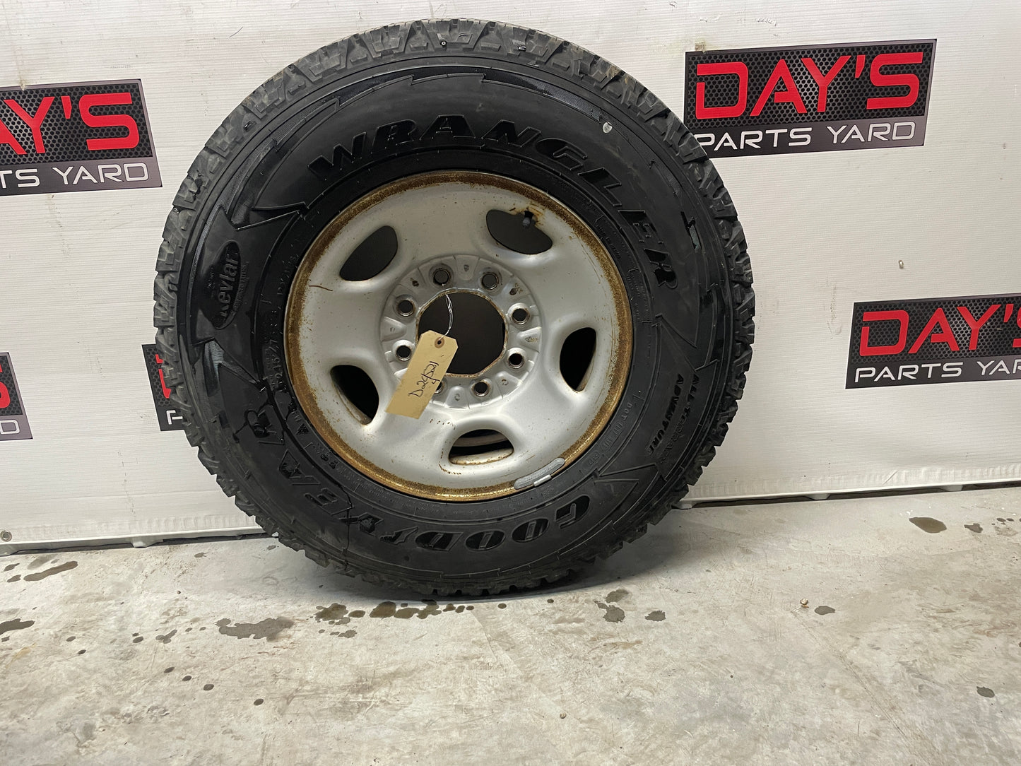 2006 Chevy Silverado C2500 Factory OEM Wheels & Tires - Day's Parts Yard
