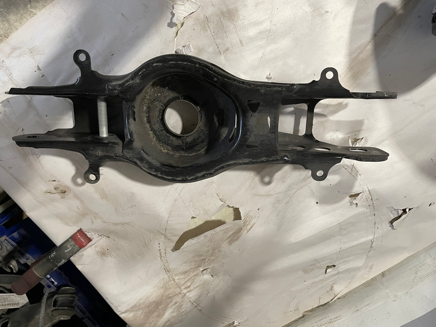 2017 Chevy Camaro SS LH Driver Rear Suspension Spindle Hub w/ Control Arms OEM - Day's Parts Yard