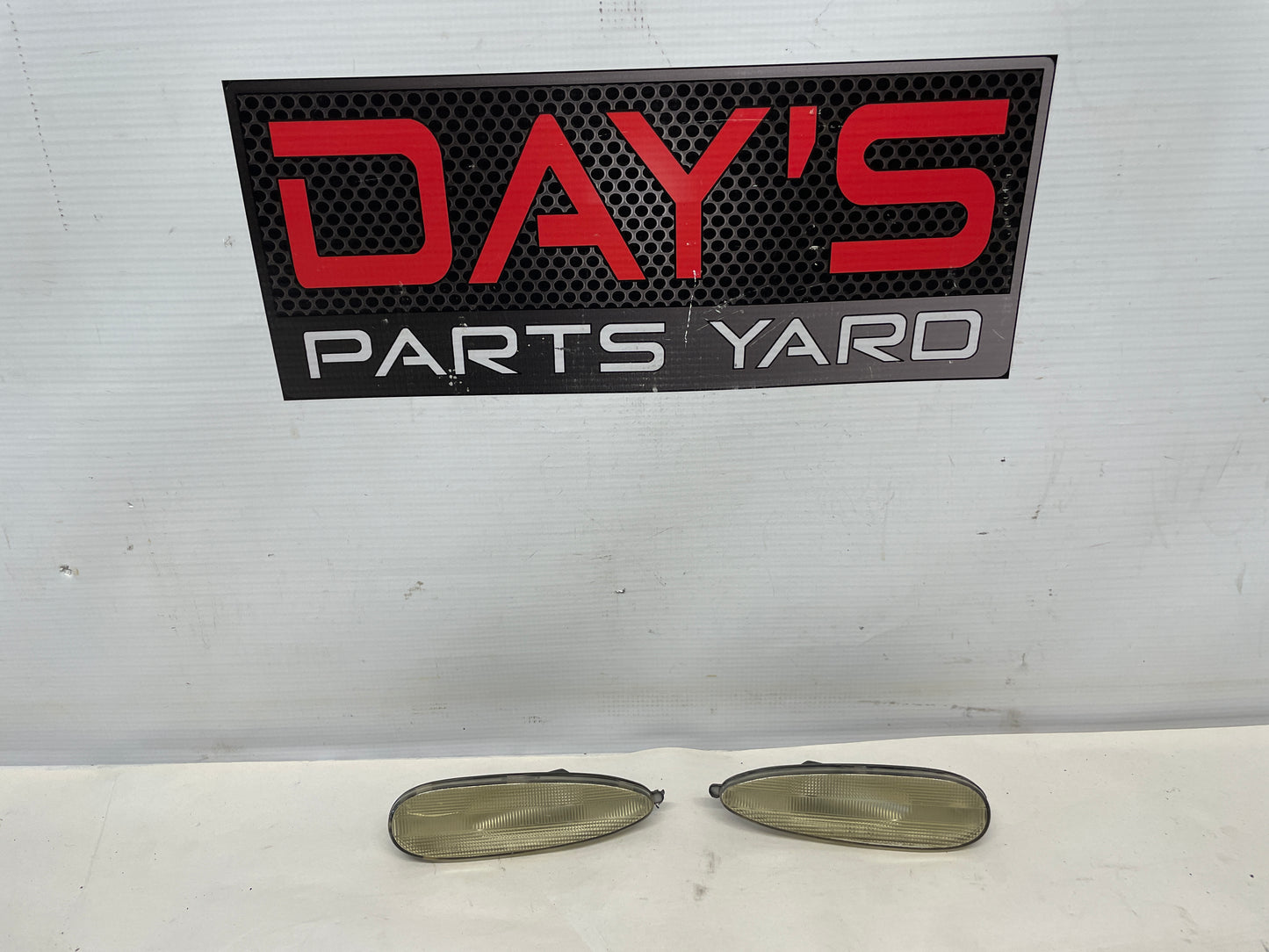 2005 Pontiac GTO LH & RH Bumper Side Marker Light - Day's Parts Yard