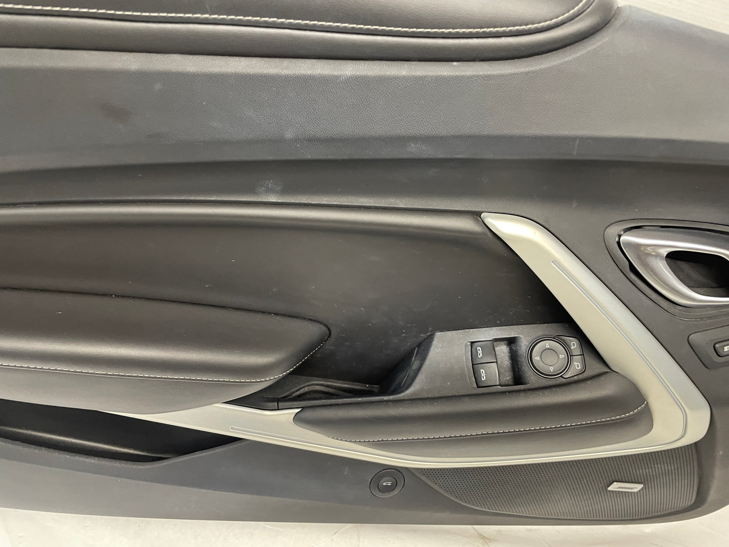 2018 Chevy Camaro SS LH Driver Front Door Panel OEM - Day's Parts Yard