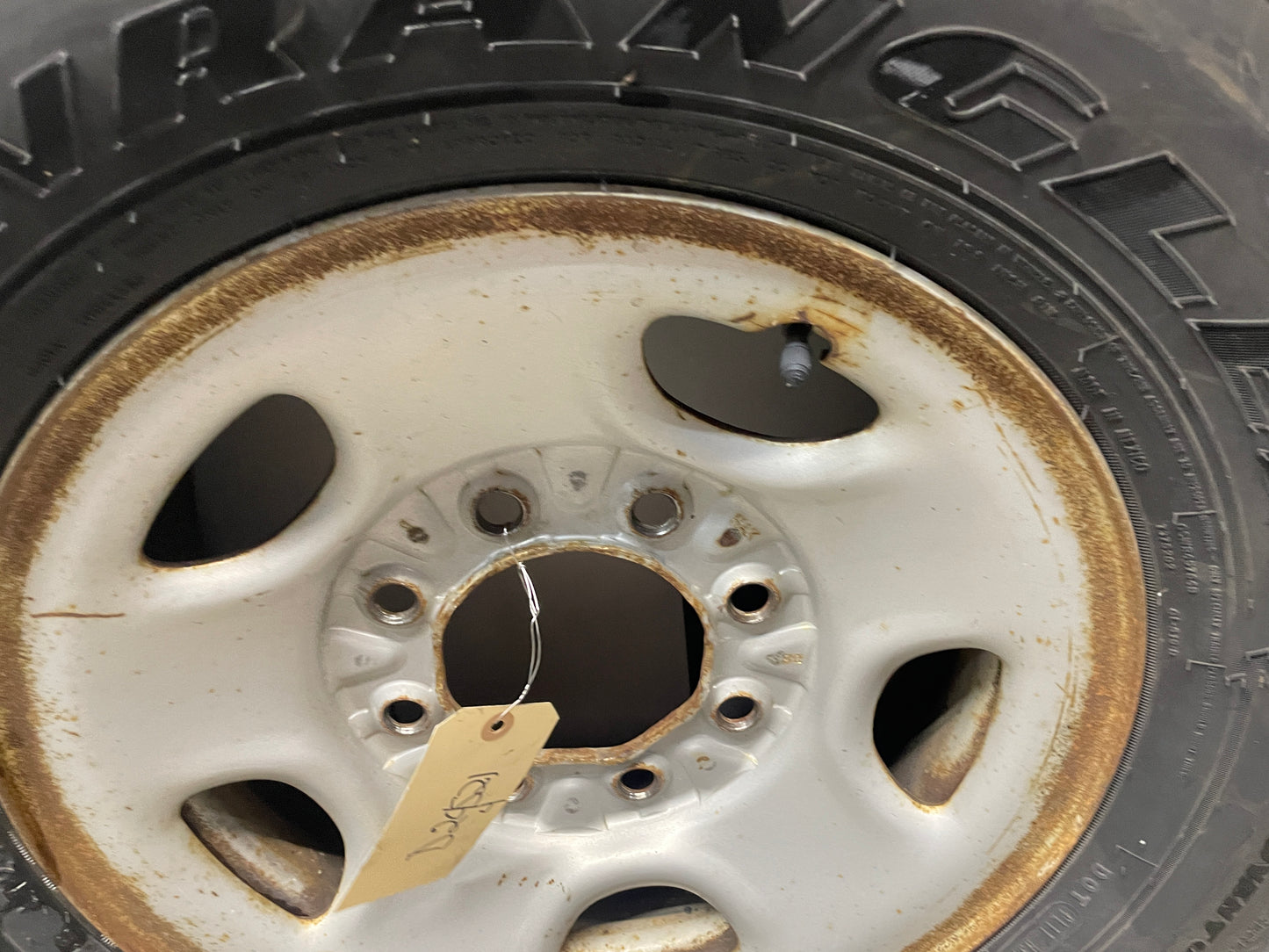 2006 Chevy Silverado C2500 Factory OEM Wheels & Tires - Day's Parts Yard