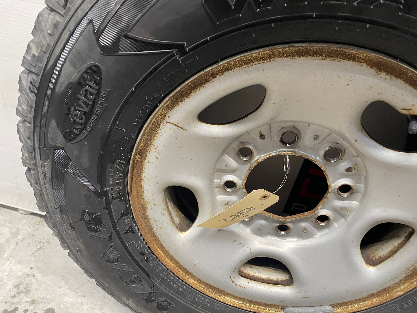 2006 Chevy Silverado C2500 Factory OEM Wheels & Tires - Day's Parts Yard