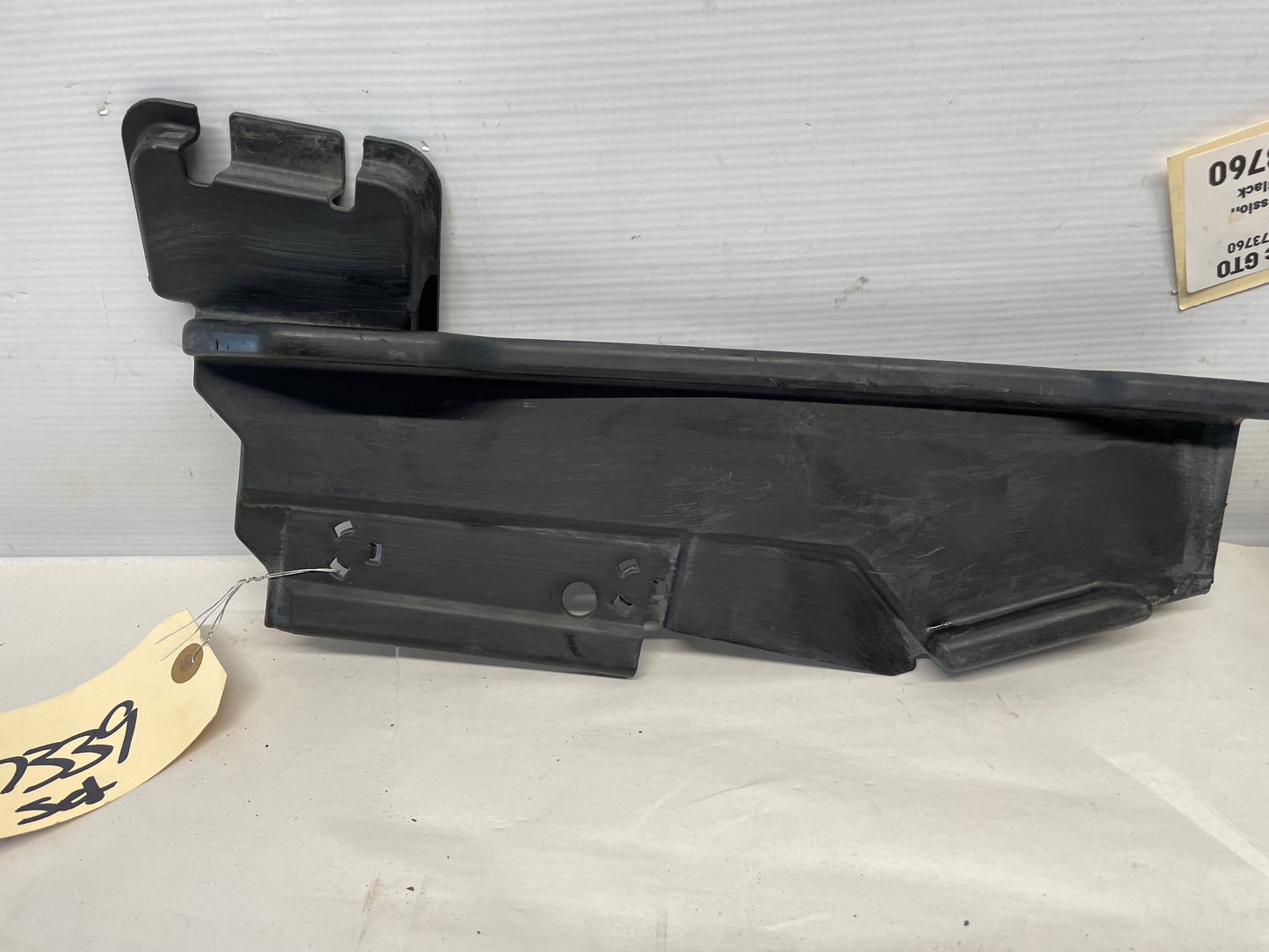 2005 Pontiac GTO LH & RH Radiator Air Baffle Trim Moldings OEM - Day's Parts Yard