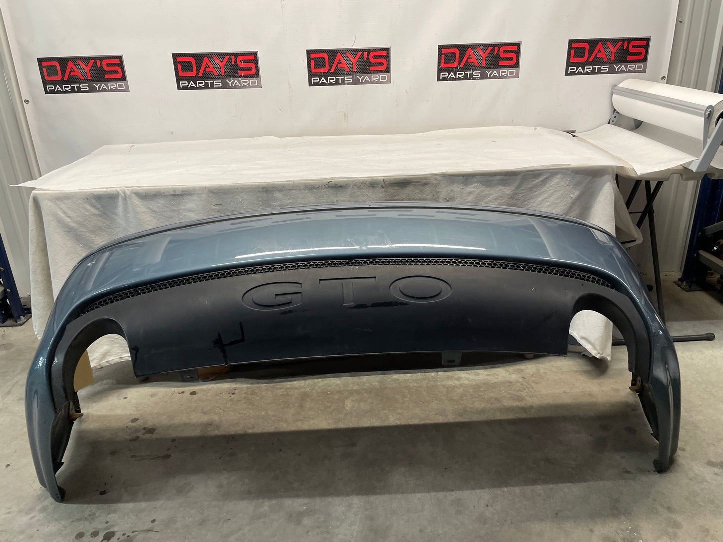 2005 Pontiac GTO Rear Bumper Cover w/ Insert Valance Panel OEM - Day's Parts Yard