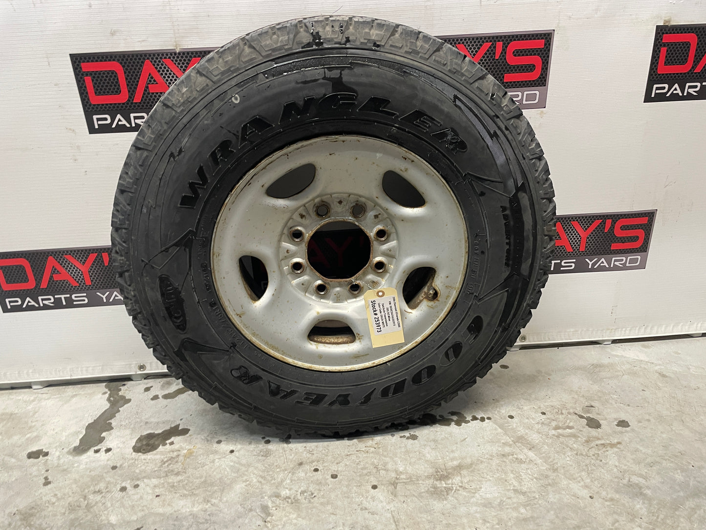 2006 Chevy Silverado C2500 Factory OEM Wheels & Tires - Day's Parts Yard