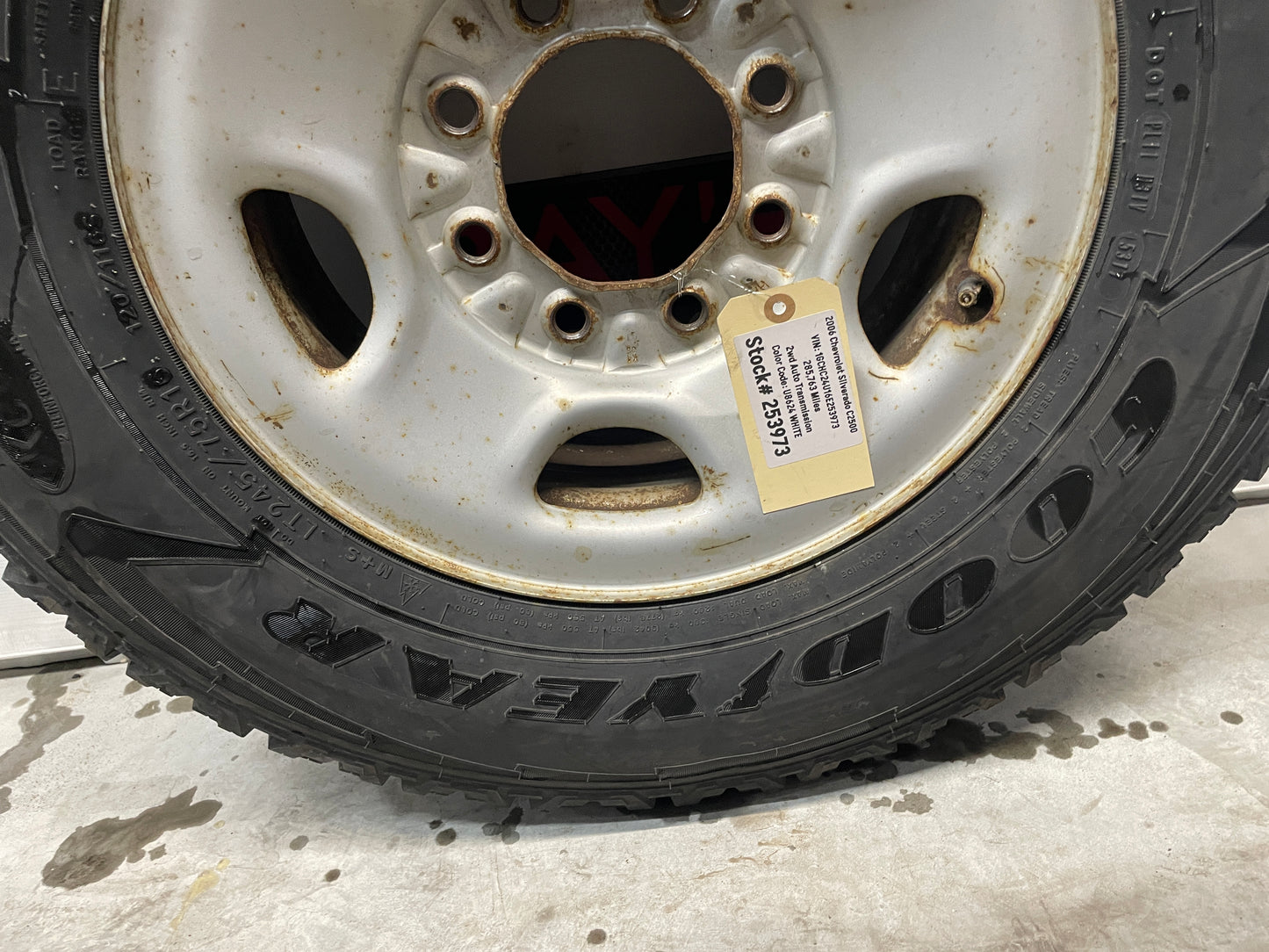 2006 Chevy Silverado C2500 Factory OEM Wheels & Tires - Day's Parts Yard
