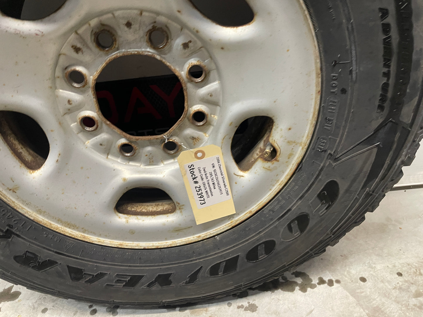 2006 Chevy Silverado C2500 Factory OEM Wheels & Tires - Day's Parts Yard