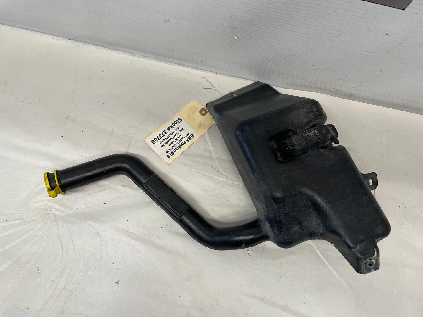 2005 Pontiac GTO Windshield Washer Pump Reservoir Tank Bottle OEM - Day's Parts Yard