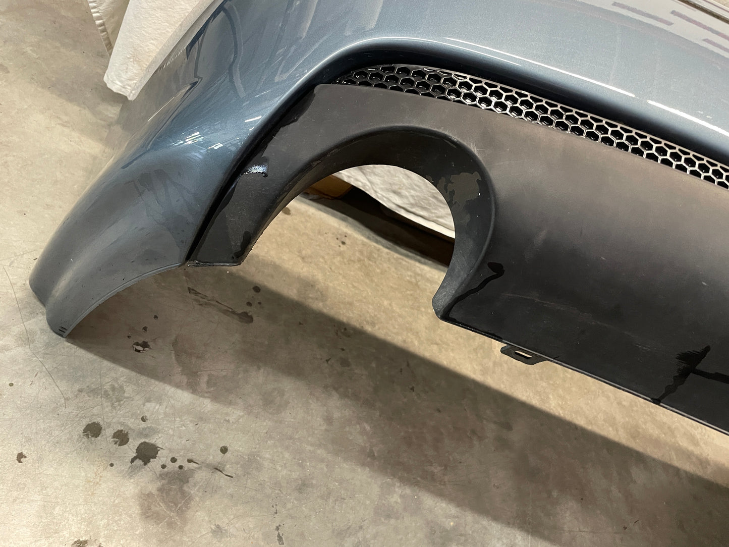 2005 Pontiac GTO Rear Bumper Cover w/ Insert Valance Panel OEM - Day's Parts Yard