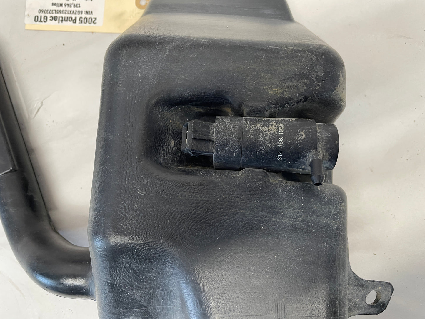 2005 Pontiac GTO Windshield Washer Pump Reservoir Tank Bottle OEM - Day's Parts Yard