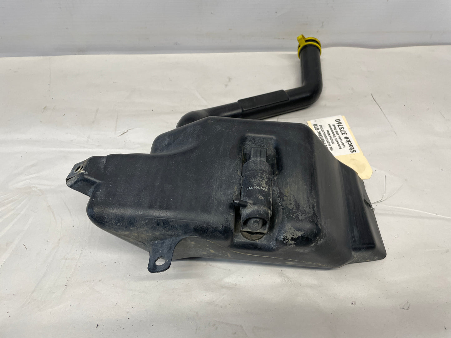 2005 Pontiac GTO Windshield Washer Pump Reservoir Tank Bottle OEM - Day's Parts Yard