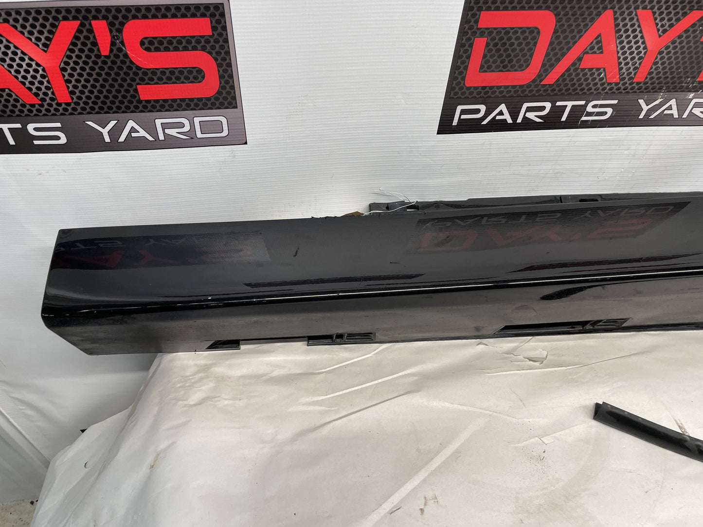 2017 Chevy SS Sedan LH Driver Rocker Molding Trim Panel OEM - Day's Parts Yard