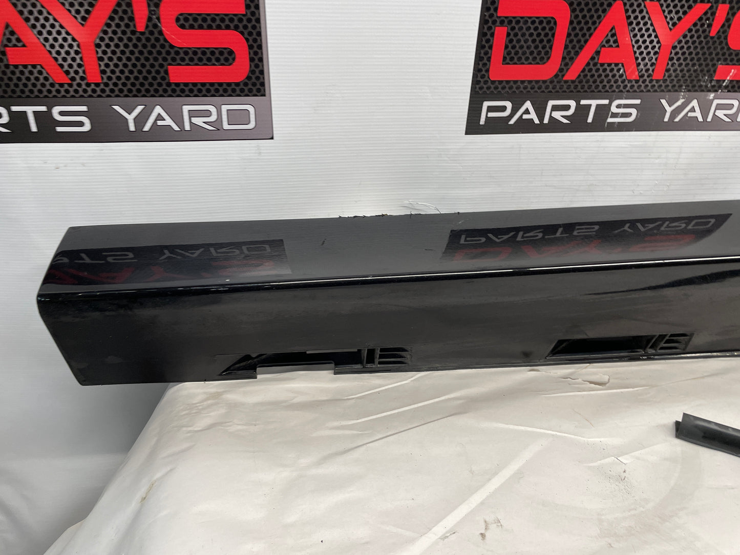 2017 Chevy SS Sedan LH Driver Rocker Molding Trim Panel OEM - Day's Parts Yard