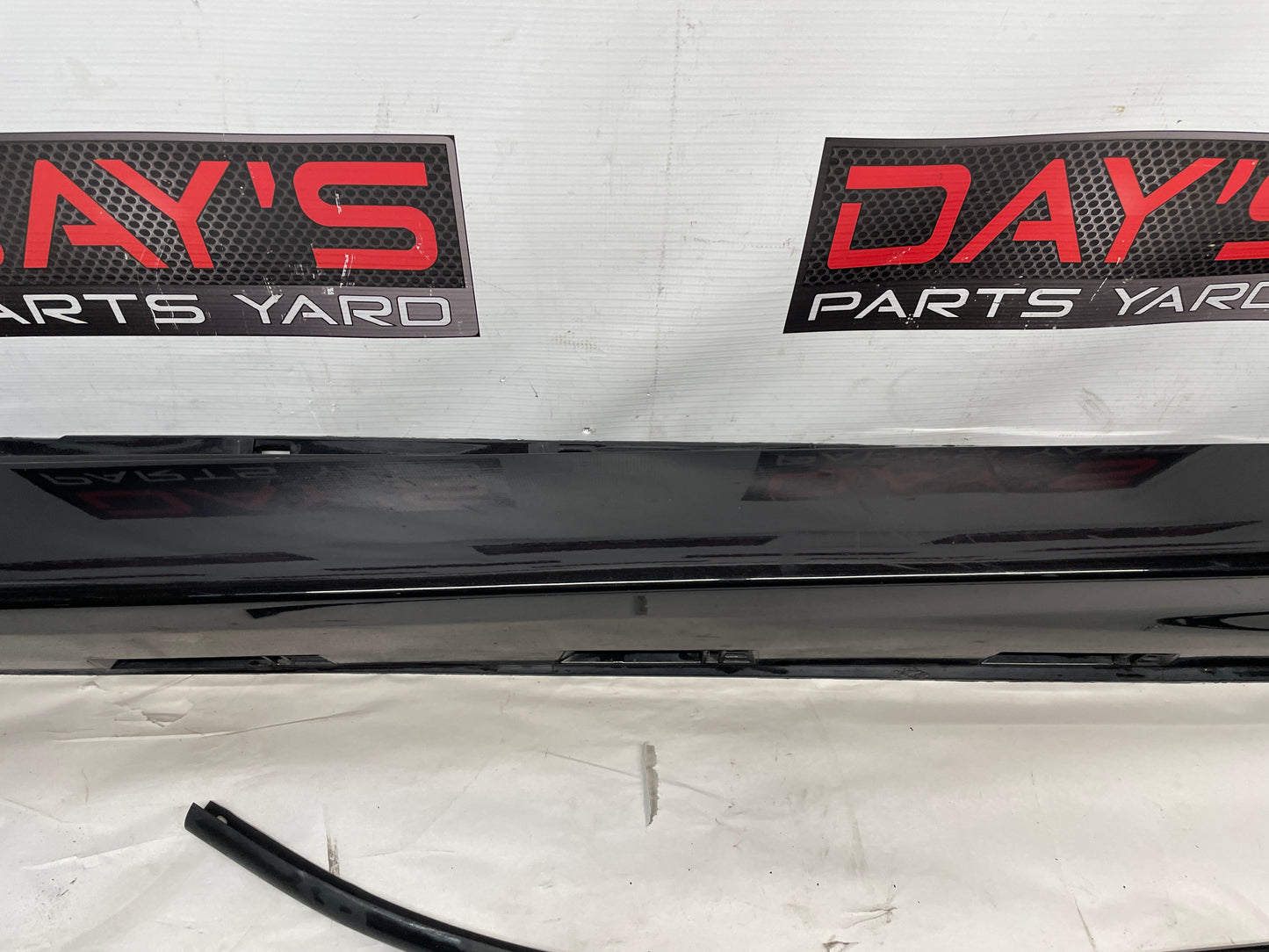 2017 Chevy SS Sedan LH Driver Rocker Molding Trim Panel OEM - Day's Parts Yard
