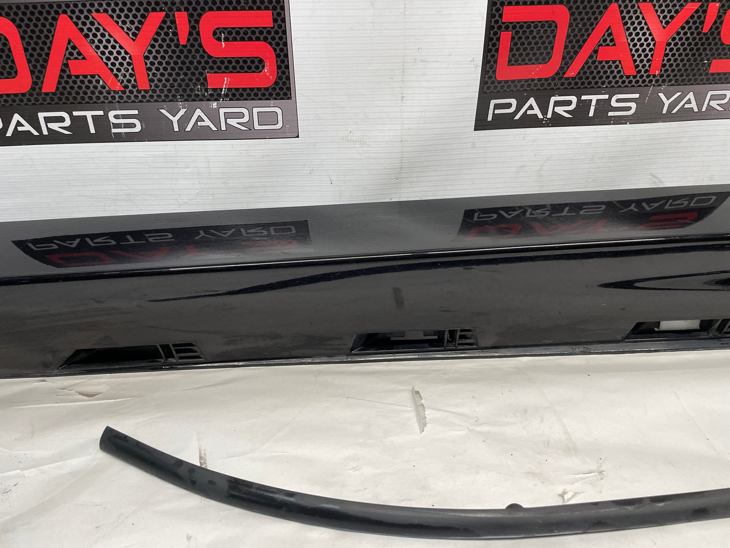 2017 Chevy SS Sedan LH Driver Rocker Molding Trim Panel OEM - Day's Parts Yard