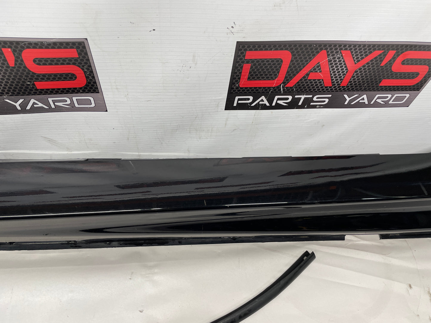 2017 Chevy SS Sedan LH Driver Rocker Molding Trim Panel OEM - Day's Parts Yard