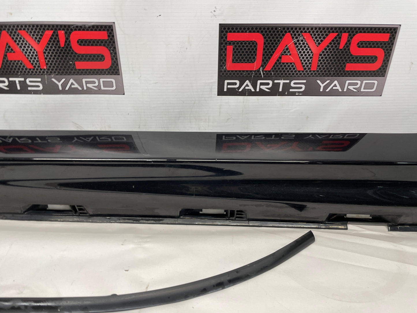 2017 Chevy SS Sedan LH Driver Rocker Molding Trim Panel OEM - Day's Parts Yard