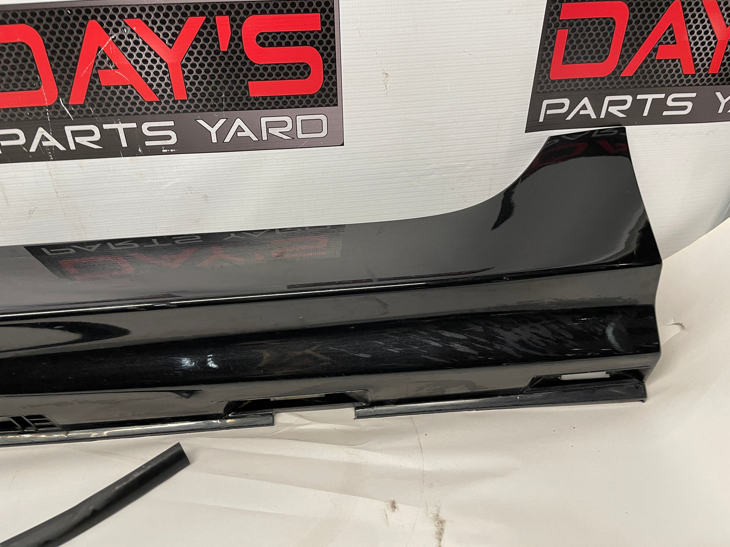 2017 Chevy SS Sedan LH Driver Rocker Molding Trim Panel OEM - Day's Parts Yard