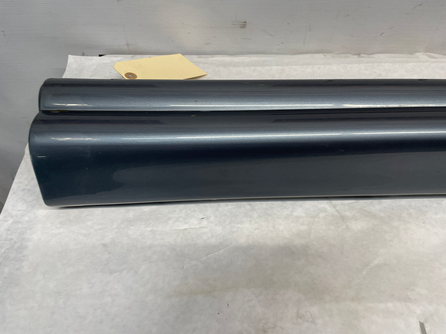 2005 Pontiac GTO LH Driver Rocker Molding Side Skirt Trim Panel OEM - Day's Parts Yard