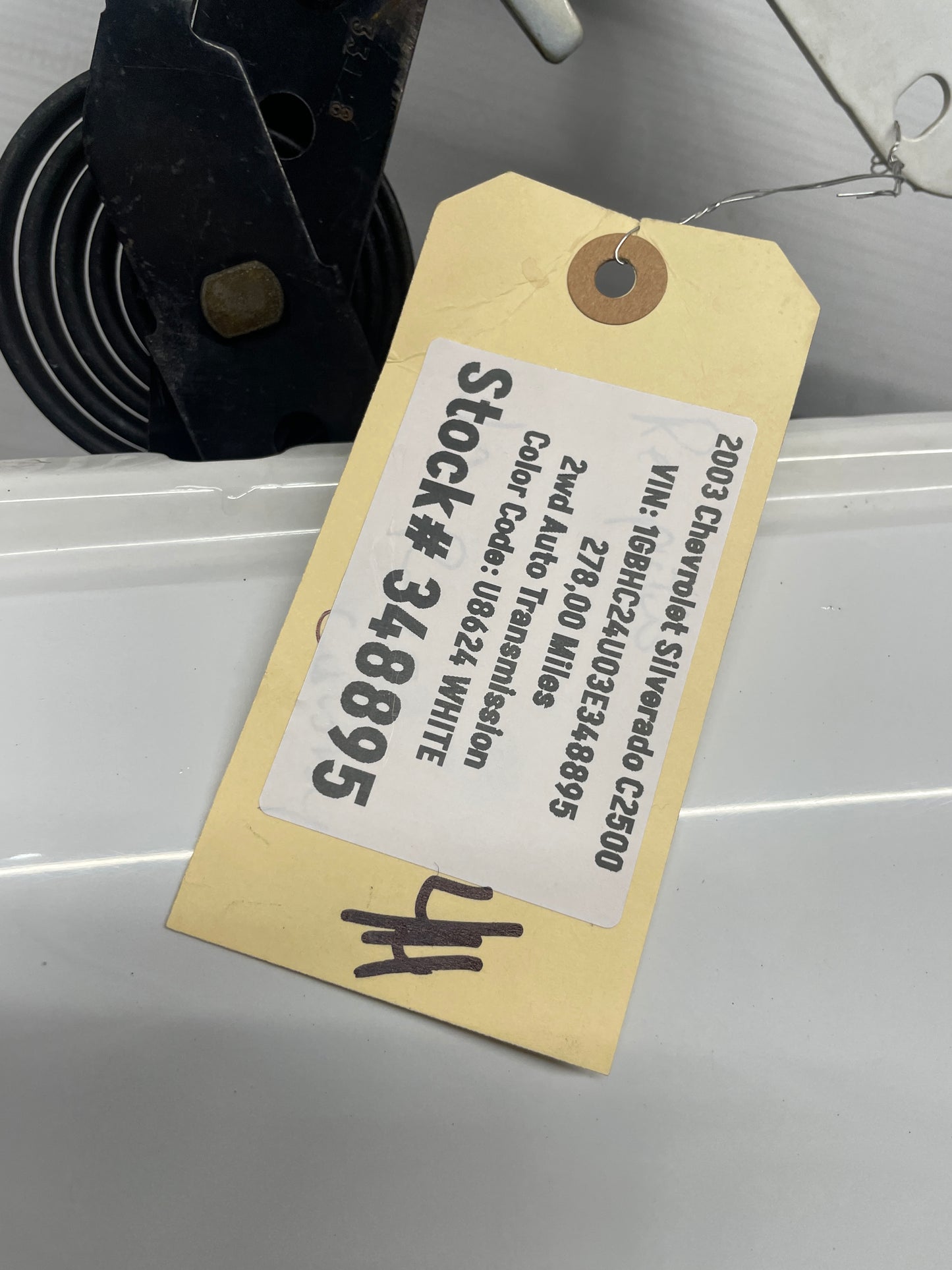 2003 Chevy Silverado C3500 LH Driver Fender OEM - Day's Parts Yard