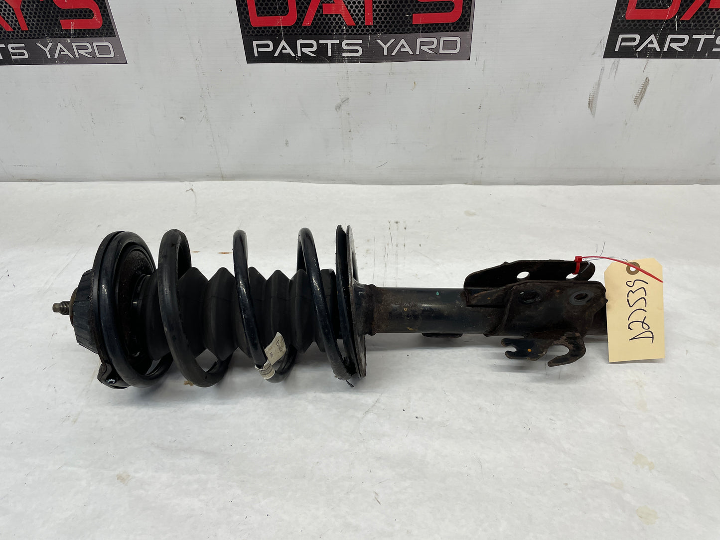 2009 Pontiac G8 Front RH Passenger Strut OEM - Day's Parts Yard