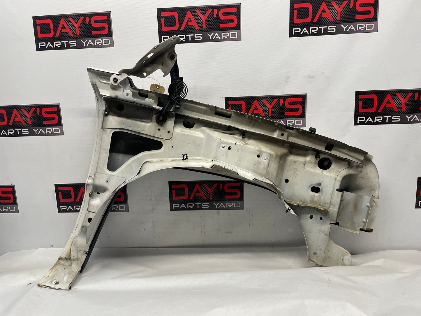2003 Chevy Silverado C3500 LH Driver Fender OEM - Day's Parts Yard