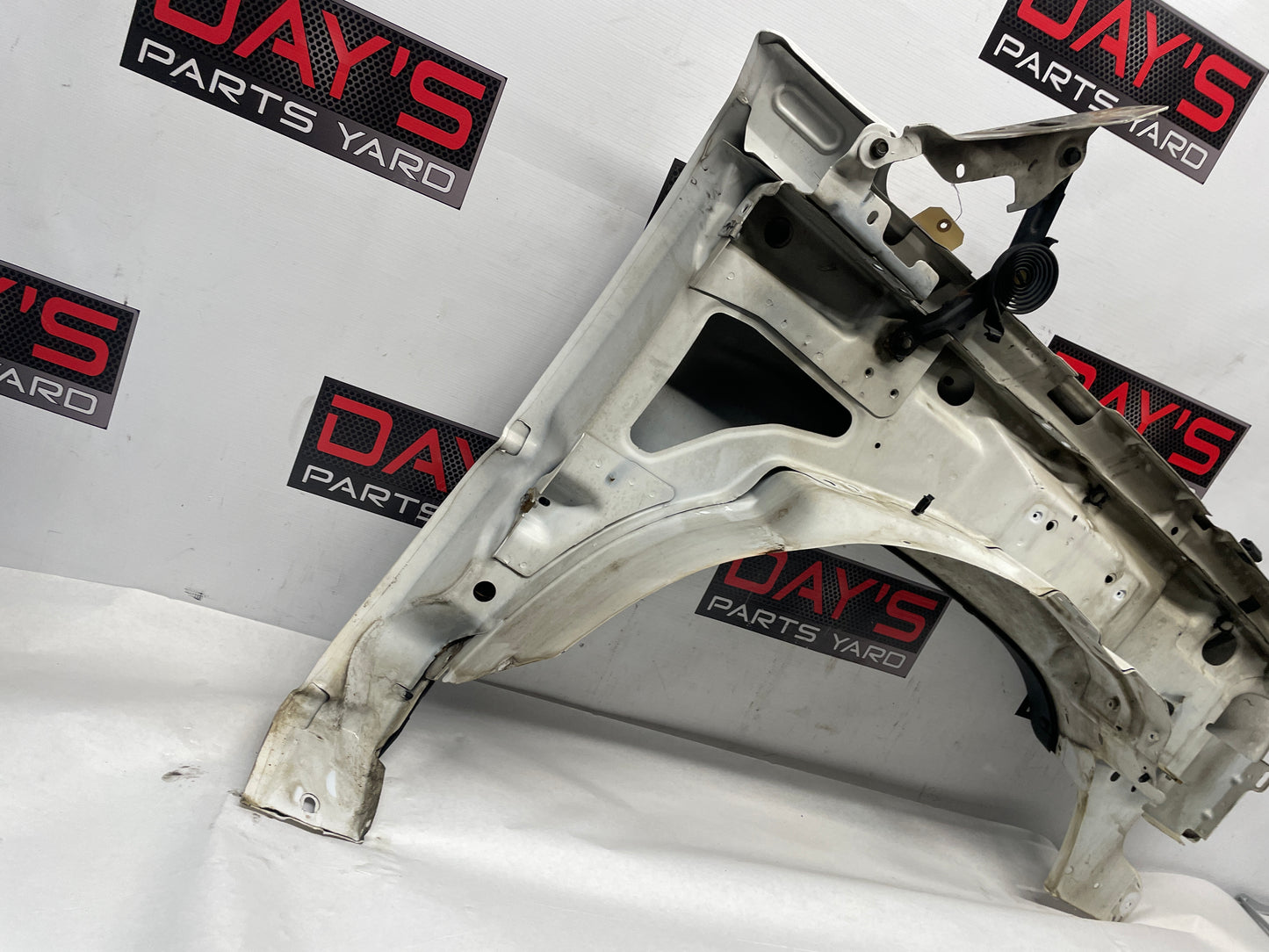 2003 Chevy Silverado C3500 LH Driver Fender OEM - Day's Parts Yard