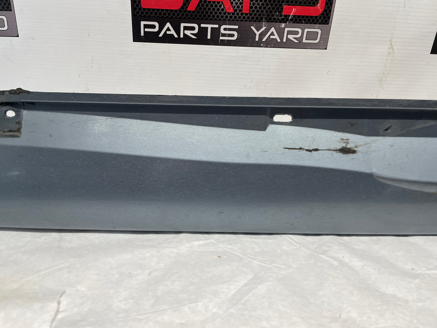2005 Pontiac GTO RH Passenger Rocker Molding Side Skirt Panel Trim OEM - Day's Parts Yard