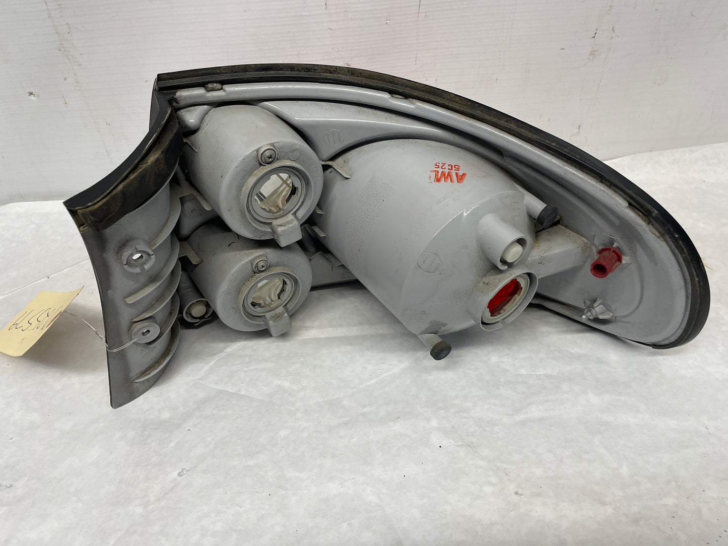 2005 Pontiac GTO LH Driver Tail Light Taillight Lamp OEM - Day's Parts Yard