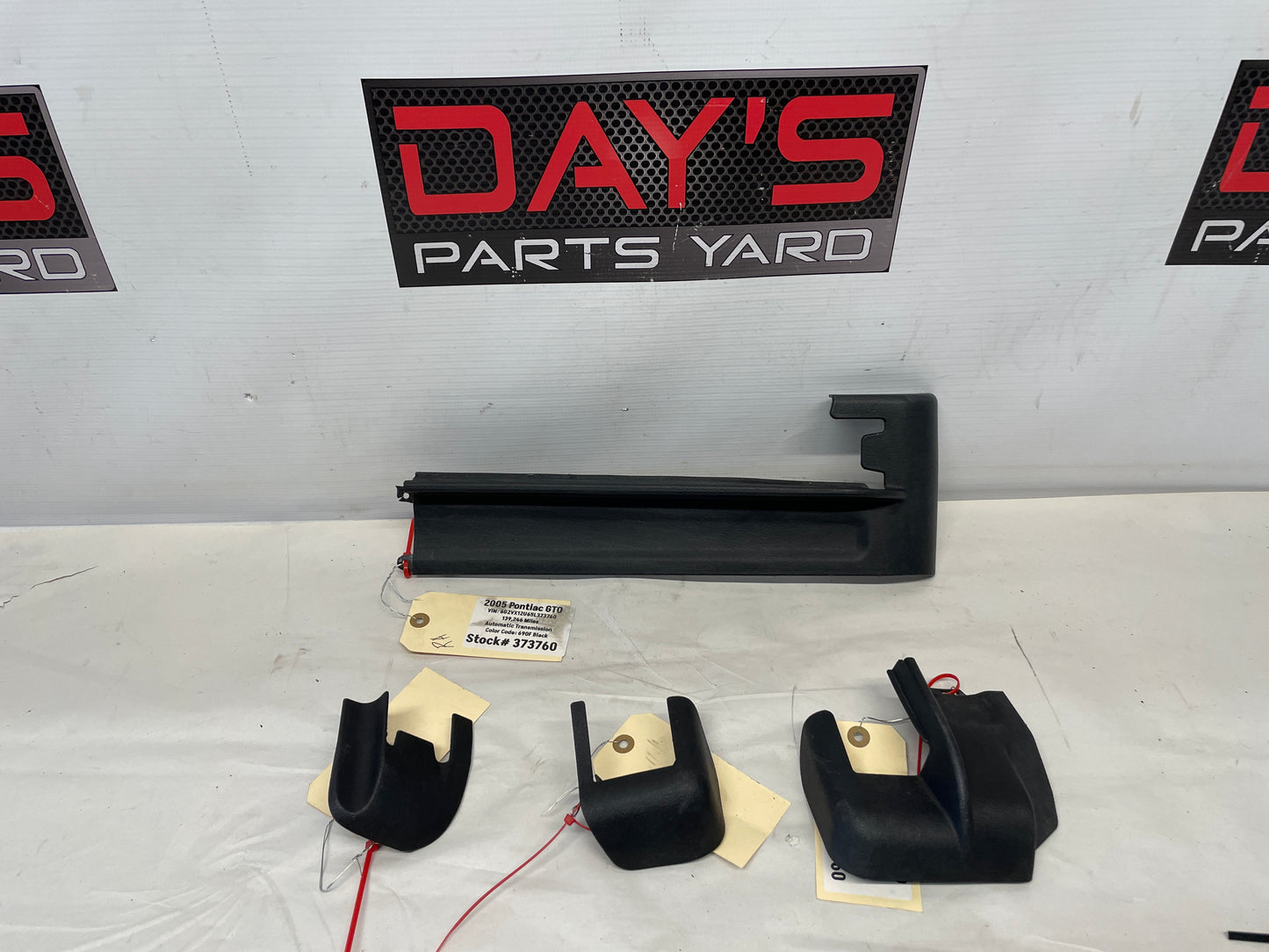 2005 Pontiac GTO Complete RH Passenger 4pc Seat Rail Frame Trim Set OEM - Day's Parts Yard