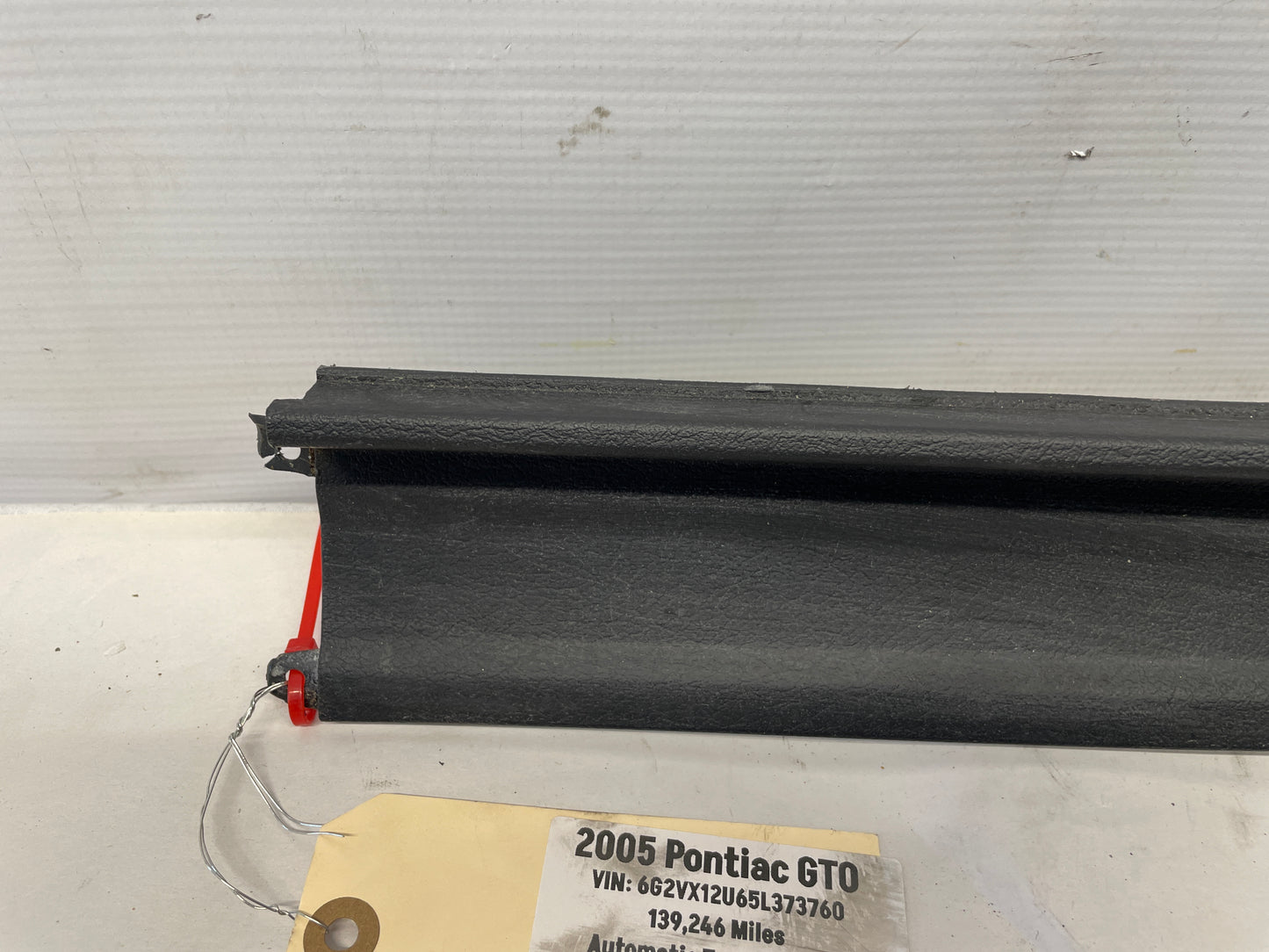 2005 Pontiac GTO Complete RH Passenger 4pc Seat Rail Frame Trim Set OEM - Day's Parts Yard