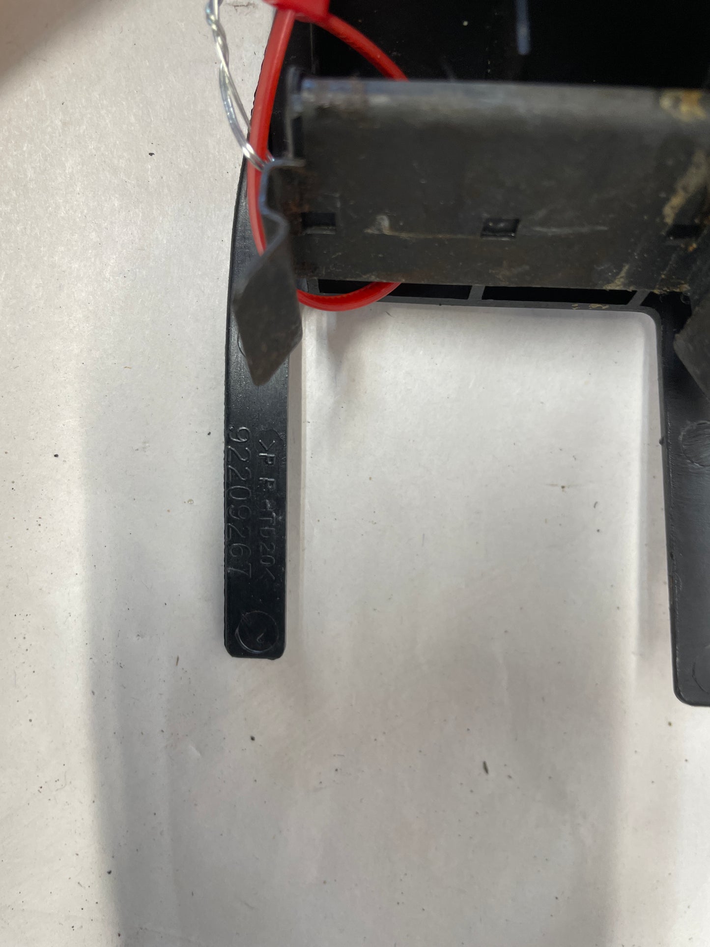 2005 Pontiac GTO Complete RH Passenger 4pc Seat Rail Frame Trim Set OEM - Day's Parts Yard