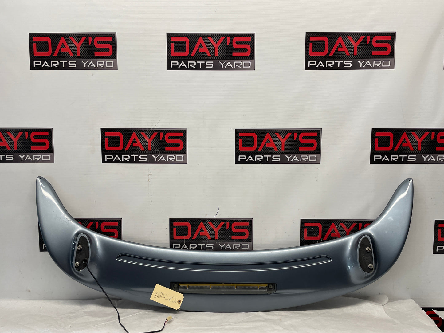 2005 Pontiac GTO Trunk Deck Lid Spoiler Wing w/ Light OEM - Day's Parts Yard